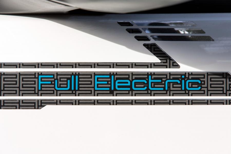 Логотип Peugeot Partner Van Electric 2013 года  (фото 18 из 21)